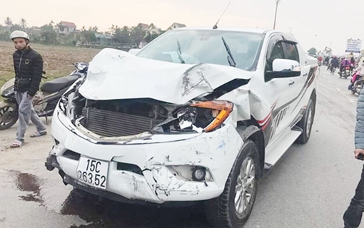 Lái xe gây tai nạn làm 2 nữ sinh tử vong ra trình diện