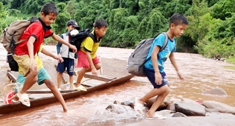 Đi lại khó khăn, nhiều học sinh ở Lai Châu chưa thể đến trường