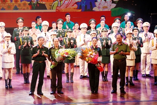 Thứ trưởng Nguyễn Văn Thành dự Chương trình nghệ thuật “Giữ trọn niềm tin với Đảng”