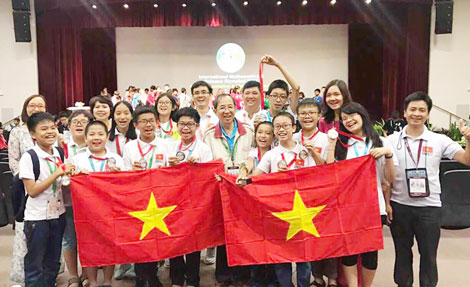 Cả 12 học sinh Việt Nam đều giành huy chương tại Kỳ thi Toán và Khoa học Quốc tế