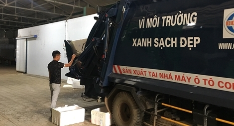Tiêu hủy gần 9 tấn dâu tây Trung Quốc nhập lậu vào Đà Lạt