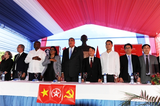 Người dân Cộng hòa Dominicana tôn vinh Chủ tịch Hồ Chí Minh