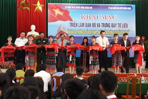 Triển lãm “Hoàng Sa, Trường Sa là của Việt Nam”