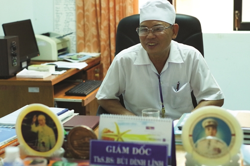 Người thầy thuốc 30 năm gắn bó với đảo Phú Quý