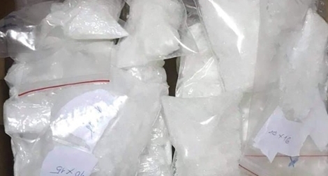 Cất giấu 3 kg ma túy đá và hàng trăm viên thuốc lắc trên đèo Hải Vân