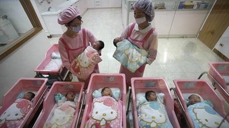 Tỷ lệ sinh quá thấp: 700 năm tới, người Hàn, Nhật sẽ... biến mất khỏi trái đất