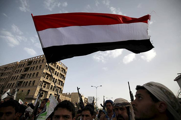 Lá cờ Yemen đại diện cho niềm tự hào và sự đoàn kết của dân tộc Yemen. Năm 2024, Yemen đã phục hồi và đang tiến bước mạnh mẽ trên con đường phát triển. Hình ảnh lá cờ bay trong gió, tô điểm cho các lễ hội truyền thống cùng những cảnh quan đẹp tuyệt vời, sẽ khiến du khách say đắm và muốn khám phá thêm vẻ đẹp của đất nước Yemen. Hãy cùng khám phá những góc khuất Yemen qua hình ảnh lá cờ!