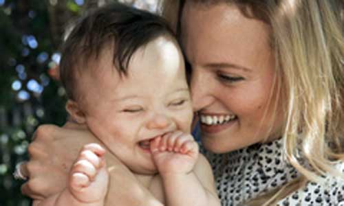 Người mẹ nỗ lực giúp con trai mắc hội chứng Down trở thành người mẫu ảnh nhí - Báo Công an Nhân dân điện tử