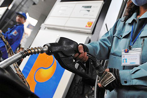 Giá dầu tăng gần 70%