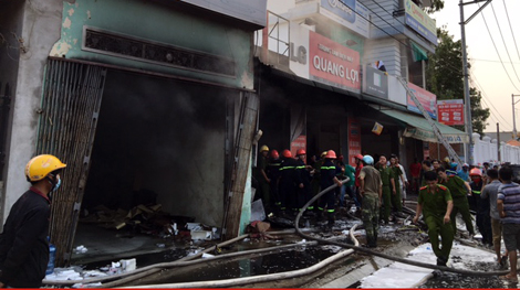 Cháy trung tâm điện máy, thiệt hại tiền tỷ