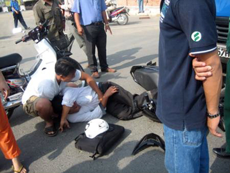 Tuyên dương nam thanh niên giúp người bị nạn