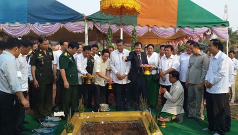 Xây dựng tượng đài hữu nghị Campuchia - Việt Nam tại Battambang