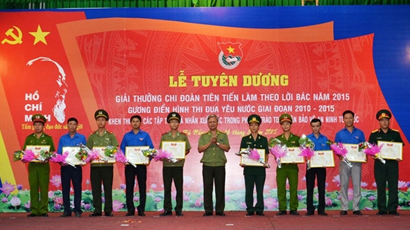 Bí thư Đoàn phường và vai trò cảm hóa thanh, thiếu niên hư