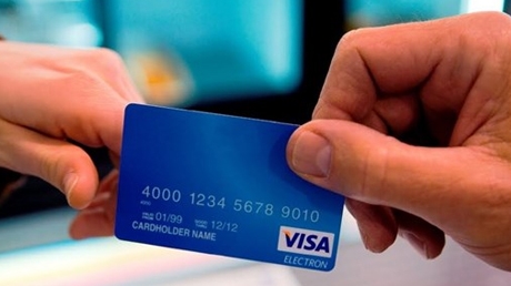 Chiếm đoạt tiền từ thẻ tín dụng visa của khách mua hàng