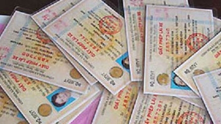 Đề nghị truy tố 8 đối tượng làm giả giấy phép lái xe