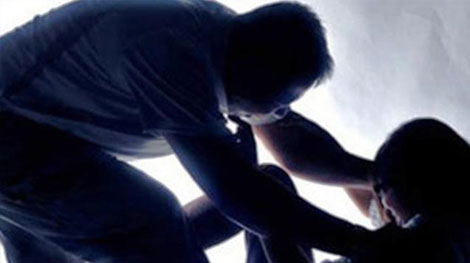 Quay clip “nóng” gây áp lực cưỡng dâm bạn gái