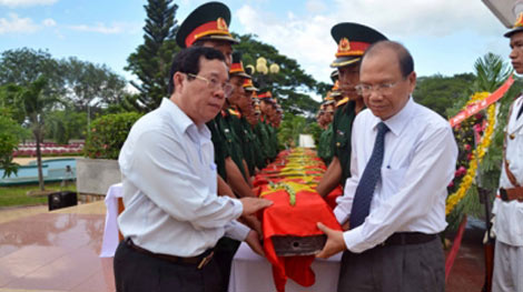 Tổ chức trọng thể lễ truy điệu và an táng hài cốt 13 liệt sĩ