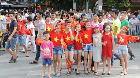 Vỡ òa niềm vui, tự hào Việt Nam