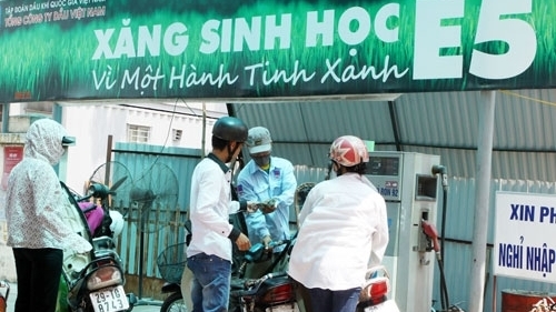 Khắc phục những hạn chế trong lộ trình phân phối xăng E5