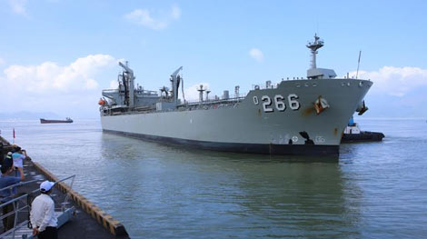 Tàu Hải quân Úc – HMAS Sirius và Hải quân Đà Nẵng trao đổi nghiệp vụ