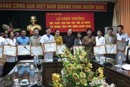 Cứu sống sản phụ vỡ thai do chửa ngoài tử cung