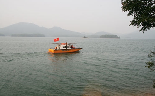 Chuyện những người đi xây hồ Kẻ Gỗ