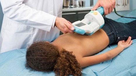 Chữa vẹo cột sống bằng phương pháp thanh từ MAGEC