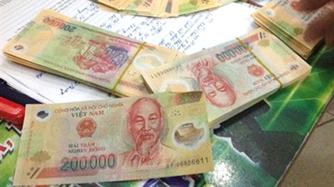 Giám đốc cùng đồng phạm tàng trữ, vận chuyển tiền giả