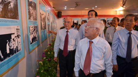 Triển lãm “TP Hồ Chí Minh - 40 năm đổi mới, phát triển và hội nhập”