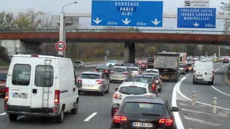 Giấy phép lái xe quốc tế được cấp và sử dụng như thế nào?