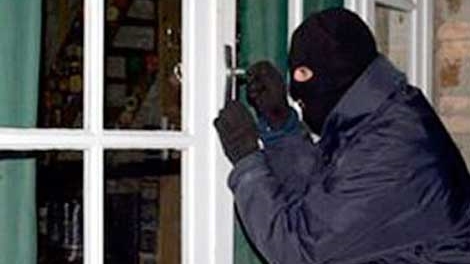 Truy tìm kẻ đâm người tình rồi bỏ trốn