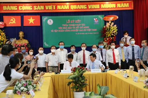 Hội Nhà báo TP Hồ Chí Minh ký kết thỏa thuận hợp tác Tập đoàn Công nghiệp Cao su Việt Nam