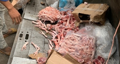 Phát hiện hơn một tấn thịt đông lạnh không rõ nguồn gốc