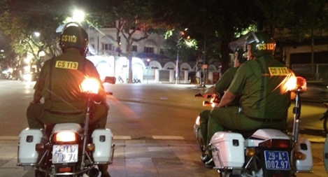 CA Hoàn Kiếm kiên quết xử lý bãi xe “chặt chém” và chống đua xe đêm Noel