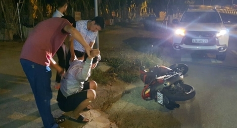 CSGT Đà Nẵng xuyên đêm truy nóng nhóm bốc đầu xe
