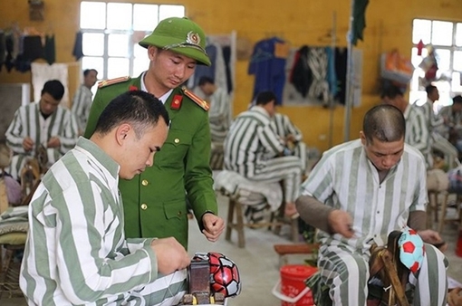  Mục tiêu cao nhất là tạo điều kiện cho người phạm tội sửa chữa lỗi lầm, sớm hoàn lương