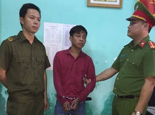 Mang dao đi trả thù lại chém nhầm người đang ngủ ở quán game