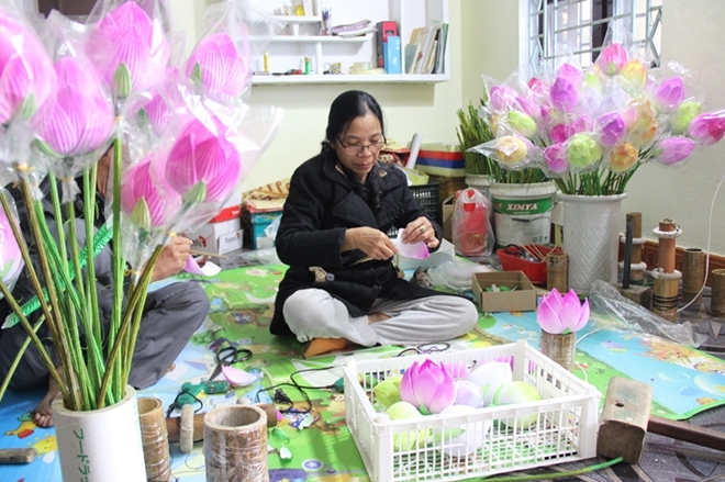 Làng nghề sản xuất hoa giấy độc nhất vô nhị ở cố đô huế