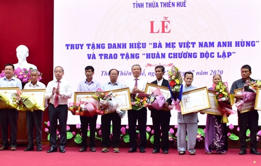 Truy tặng danh hiệu Nhà nước Bà mẹ Việt Nam anh hùng cho 12 mẹ