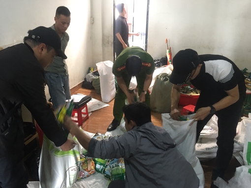 Hai cha con sản xuất hạt nêm, bột ngọt giả thương hiệu nổi tiếng