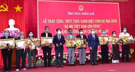 Thừa Thiên Huế tặng, truy tặng danh hiệu Bà mẹ Việt Nam Anh hùng cho 11 mẹ