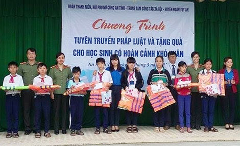 Tuyên truyền chống bạo lực học đường bằng phiên tòa giả định