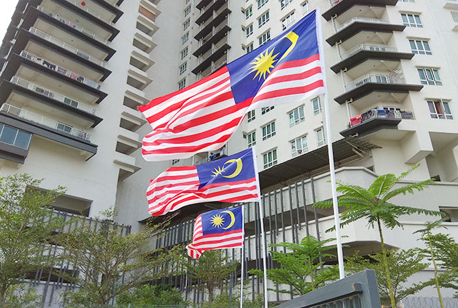 Lá quốc kỳ Malaysia: Lá cờ quốc kỳ luôn được các nước coi là biểu tượng của sự tự hào và quyền lực của mình. Với màu sắc đặc trưng, lá cờ quốc kỳ Malaysia càng tôn lên những giá trị văn hóa độc đáo của đất nước. Hãy ngắm nhìn những hình ảnh về lá cờ quốc kỳ và khám phá những giá trị sâu sắc nằm trong đó.