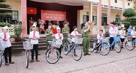 Học viện CSND tuyên truyền giao thông trong ngày khai giảng