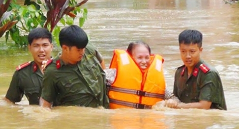 Trung úy Công an gặp nạn trên đường đi phòng chống lũ lụt