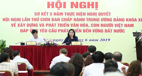 Tập trung nguồn lực đầu tư cho phát triển văn hóa, con người Việt Nam