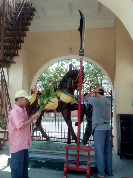 Ly kỳ tượng ngựa xích thố 80 năm trấn ải chùa Ông