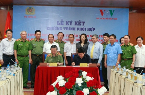 Bộ Công an và Đài Tiếng nói Việt Nam ký kết chương trình phối hợp công tác tuyên truyền