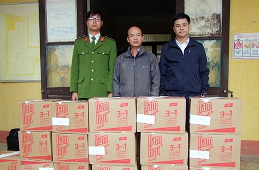 Bắt đối tượng làm nước mắm giả với số lượng lớn tại Thái Nguyên