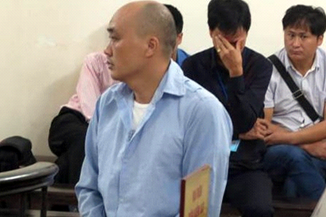 Nữ tiếp viên trưởng bắt đối tượng người  nước ngoài trộm cắp tài sản trên máy bay